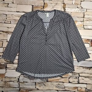 M | H&M | Monochrome Geometric 3/4 Sleeve V-Neck Blouse